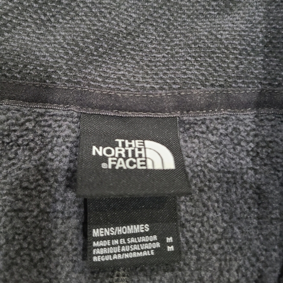 The North Face textured fleece men's pullover size M 1/4zip - Picture 2 of 7